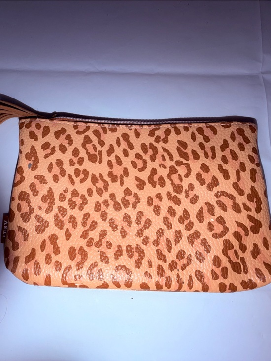 Handbags - Leopard Print Zip Wallet Clutch - Tan Brown